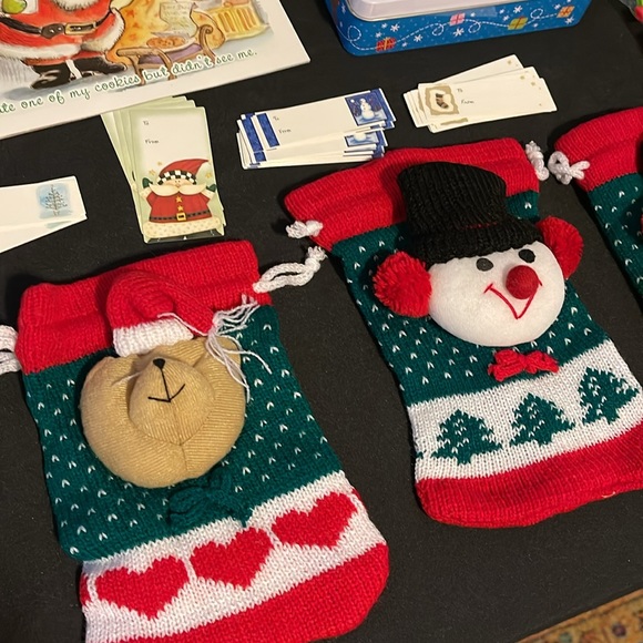 Christmas CD’s w/Read Along Books, Knit Gift Bags, Letters to Santa Kit & Tags - Picture 8 of 16